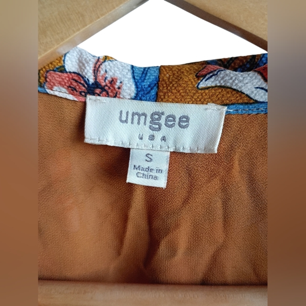 Umgee Floral Tie Up Top Size Small - Picture 3 of 4
